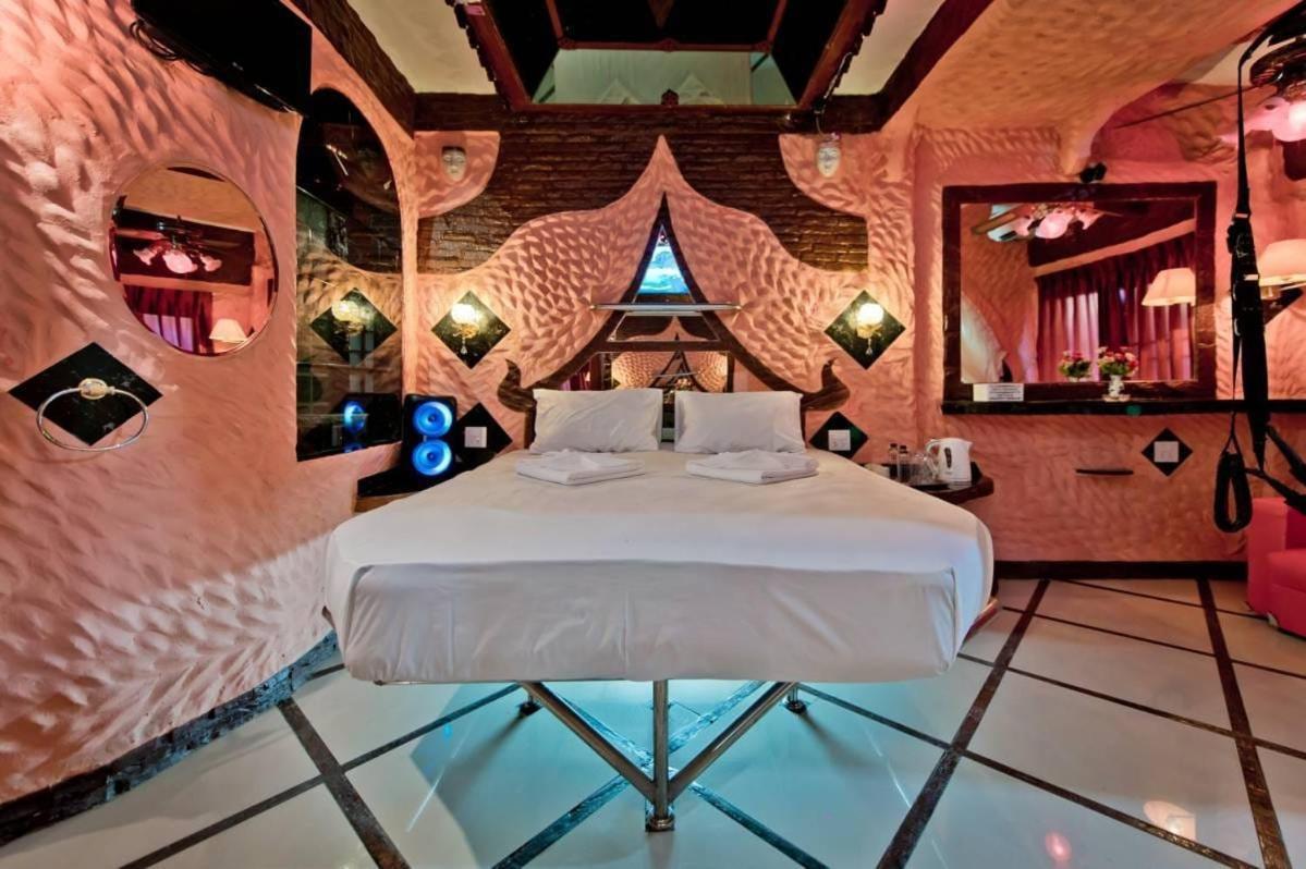 Hotel Penthouse Pattaya Exterior foto